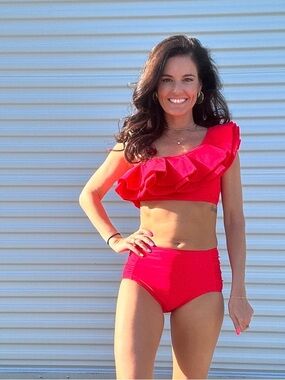 DAVI & DANI One-Shoulder Ruffle Bikini